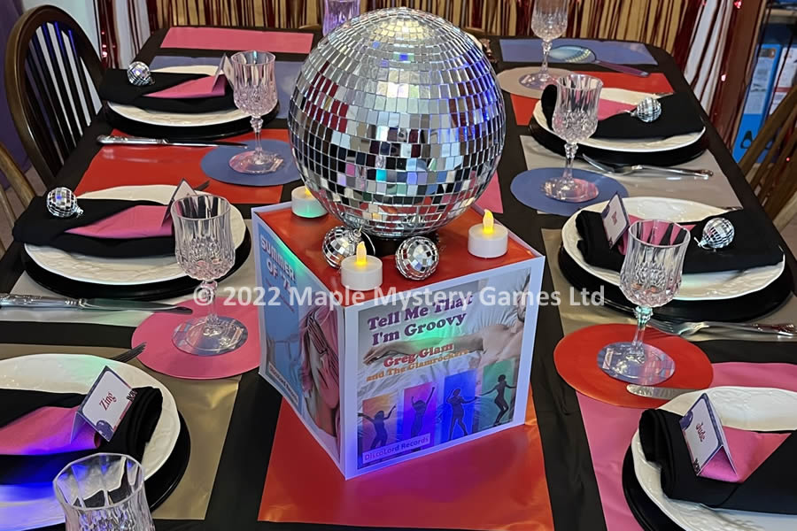 Table centrepiece featuring disco ball
