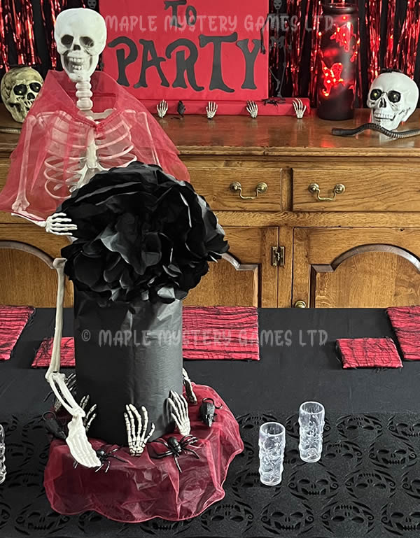 Horror party decorations: skeleton and vase as a table centerpiece